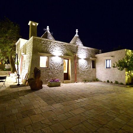 Trulli Petra Chiara Bed & Breakfast Locorotondo Exterior photo