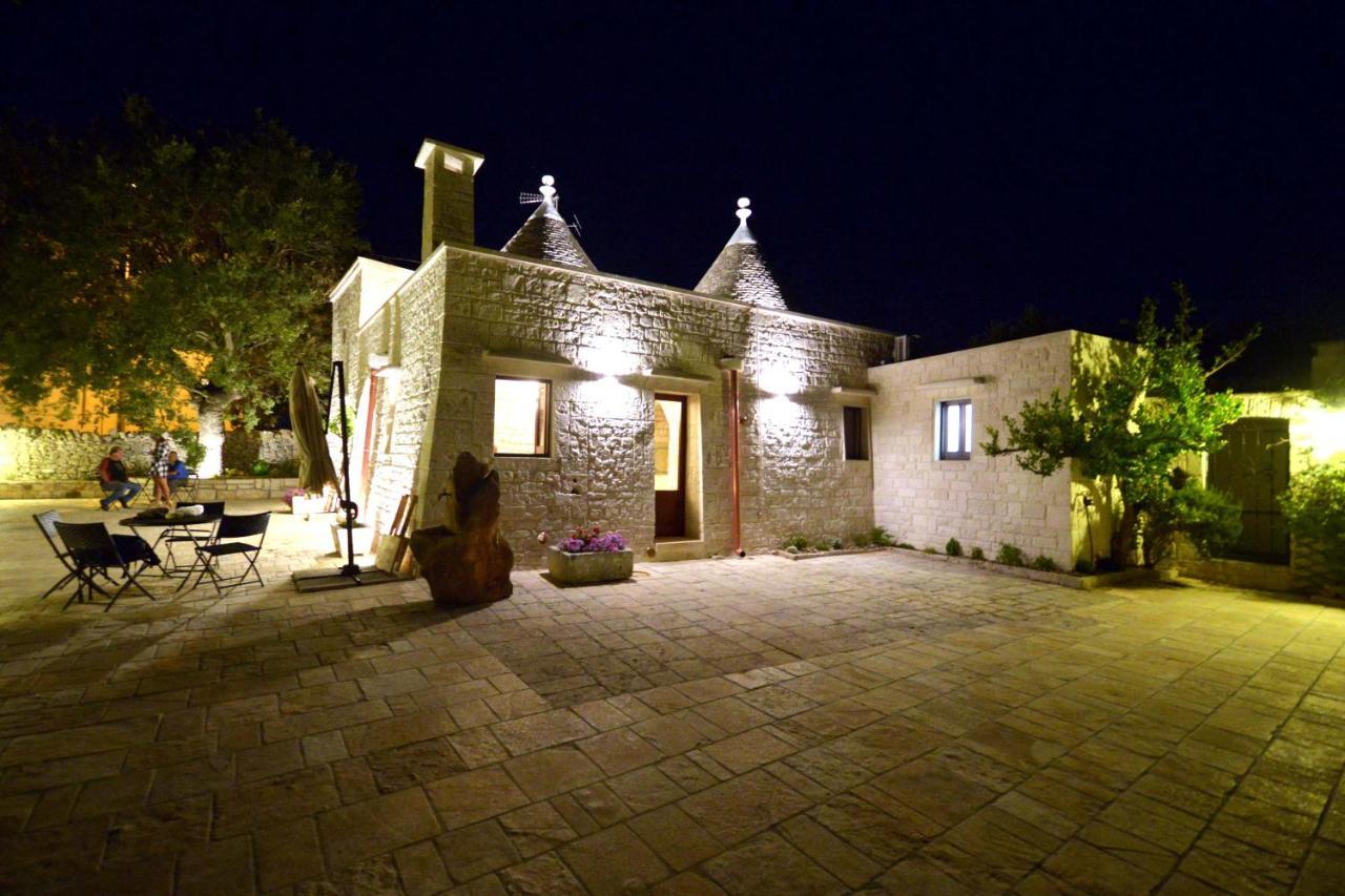 Trulli Petra Chiara Bed & Breakfast Locorotondo Exterior photo