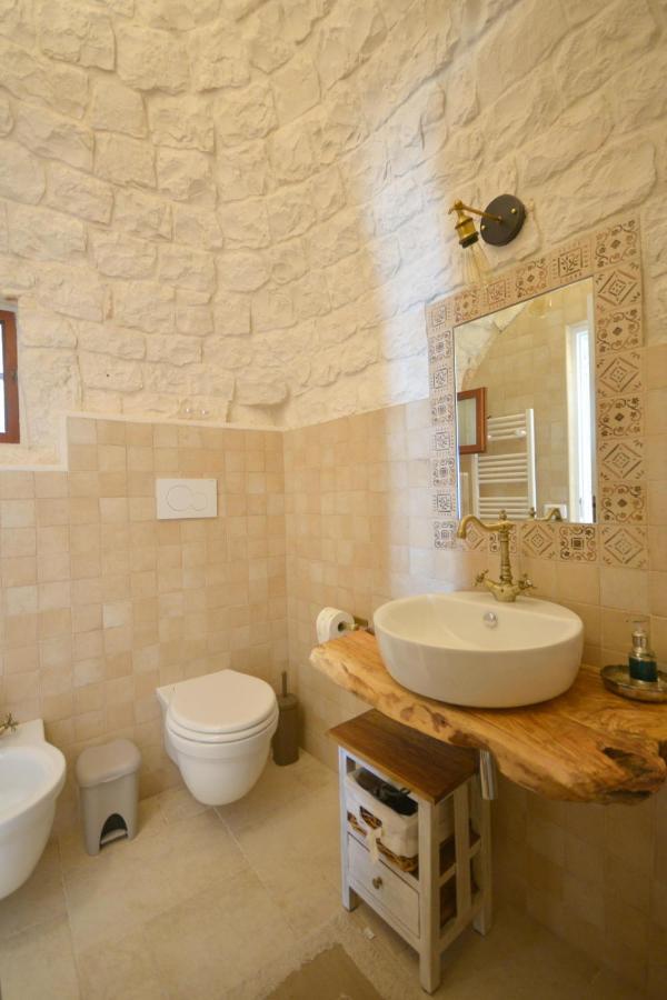 Trulli Petra Chiara Bed & Breakfast Locorotondo Exterior photo