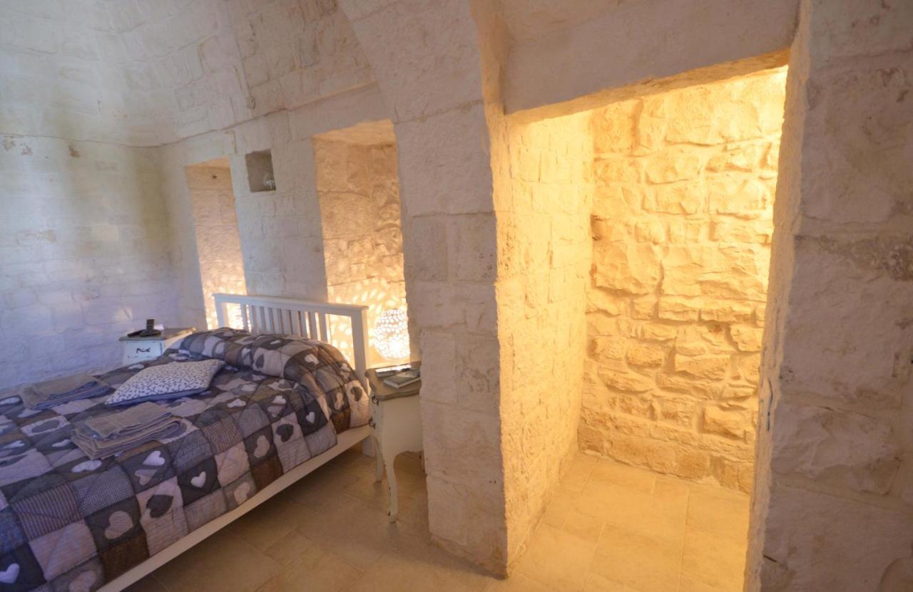 Trulli Petra Chiara Bed & Breakfast Locorotondo Exterior photo