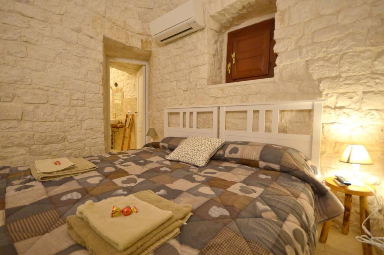 Trulli Petra Chiara Bed & Breakfast Locorotondo Exterior photo