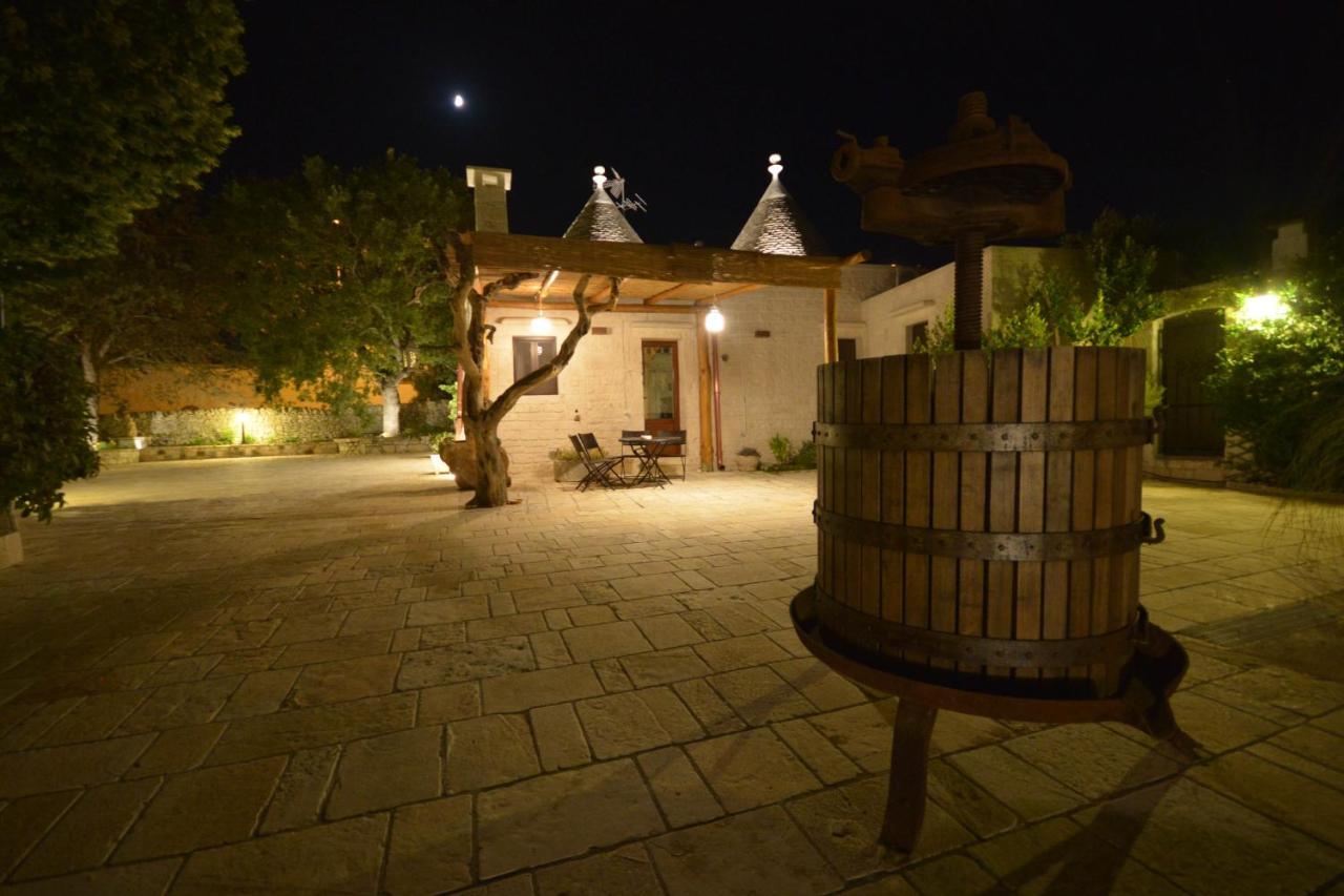 Trulli Petra Chiara Bed & Breakfast Locorotondo Exterior photo