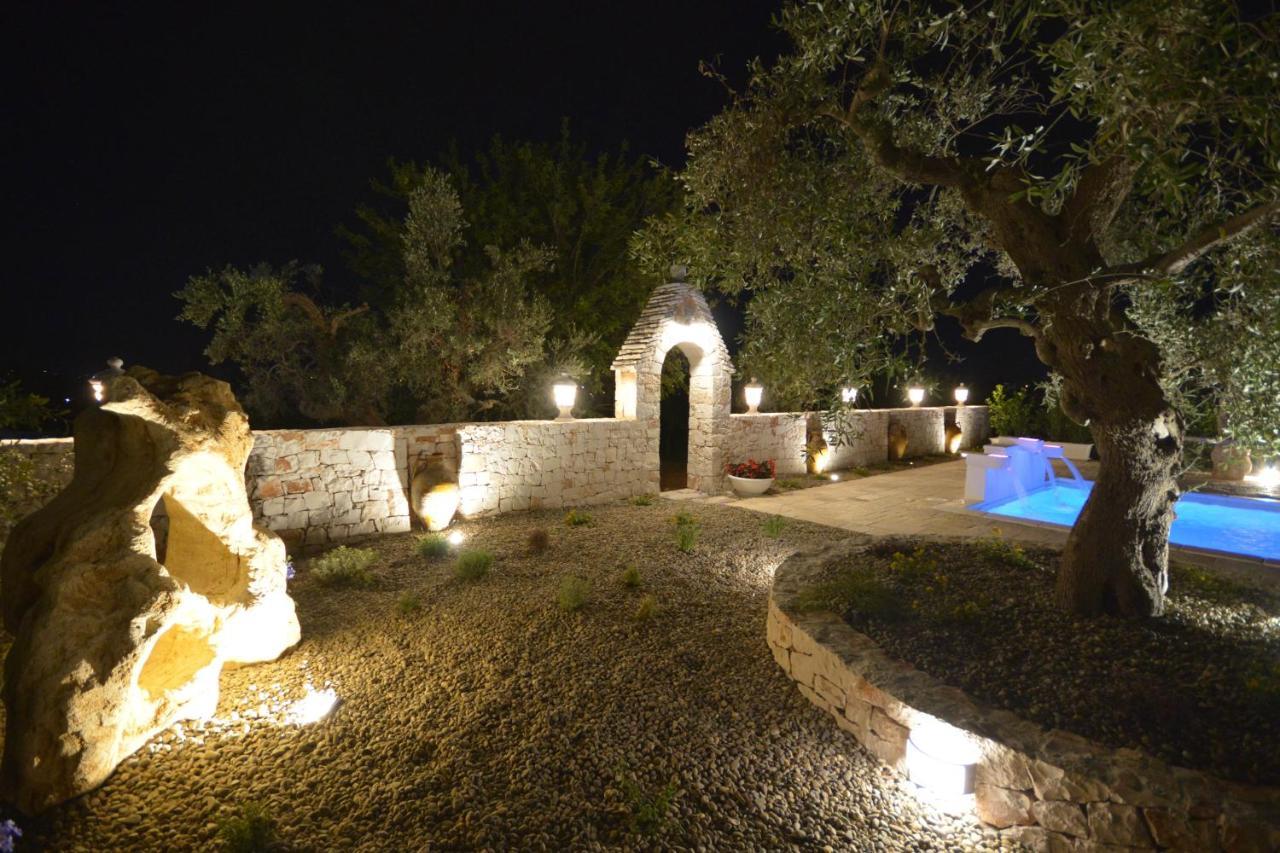 Trulli Petra Chiara Bed & Breakfast Locorotondo Exterior photo