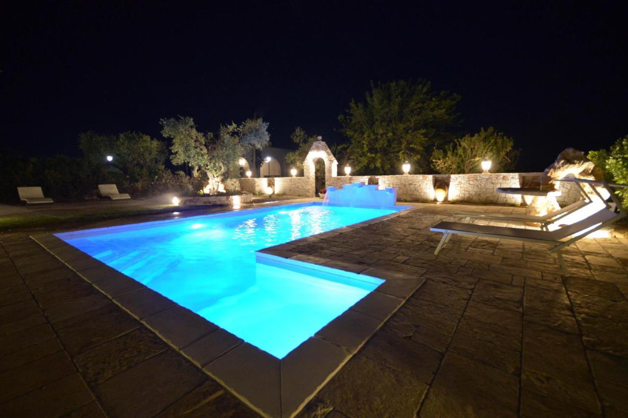 Trulli Petra Chiara Bed & Breakfast Locorotondo Exterior photo